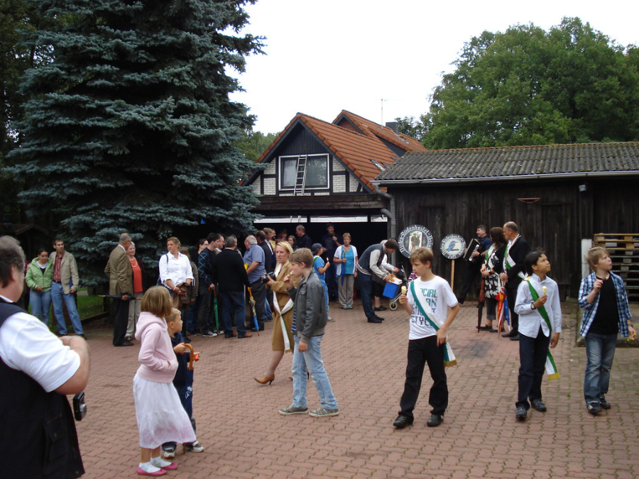 Dorfleben Leute Schuetzenfest